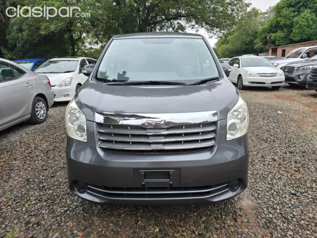 Toyota Noah 2008 - foto 2