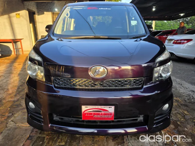 Toyota Voxy 2010 — foto 4