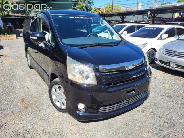 Toyota Noah 2009 — foto 2