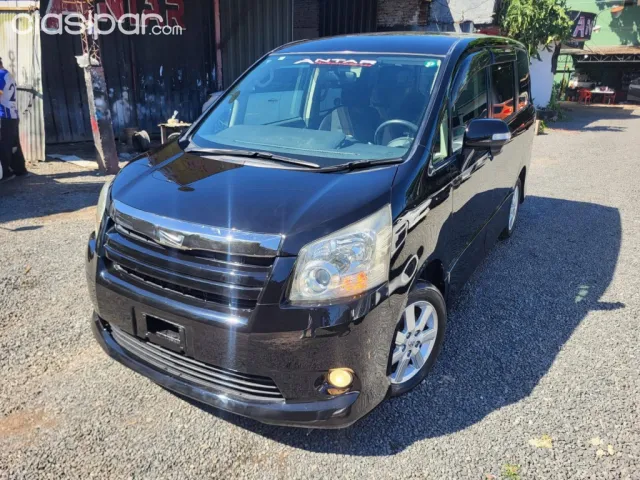 Toyota Noah 2009 — foto 3