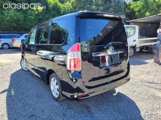 Toyota Noah 2009 — foto 4