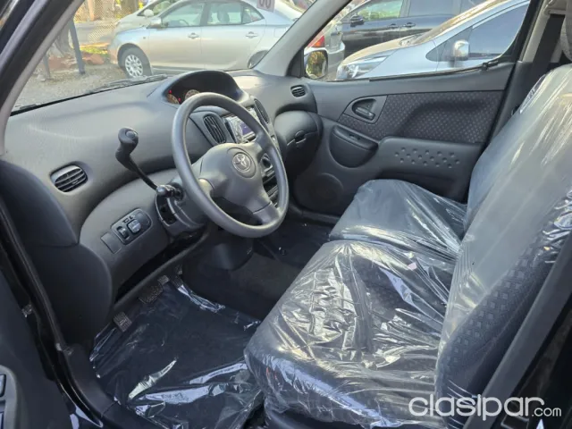 Toyota Funcargo 2004 — foto 7