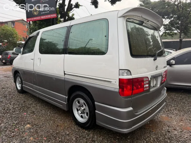 Toyota Hiace 2002 — foto 3