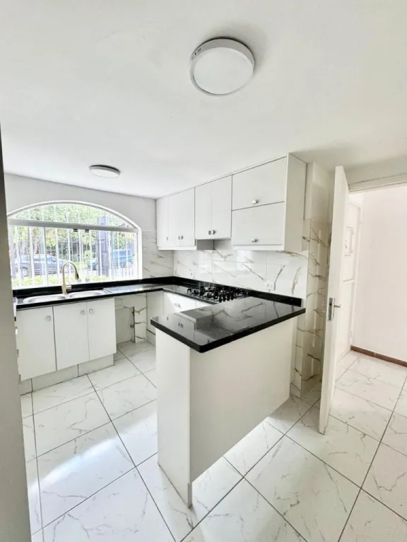 En Alquiler Casa en Planta Baja - Los Laureles A508 — foto 2