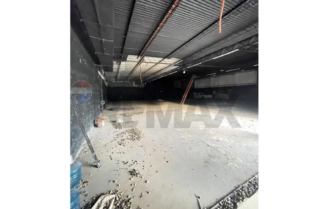 ALQUILO SHOWROOM CON OFICINAS Y DEPOSITO EN LOS LAURELES — Foto 3