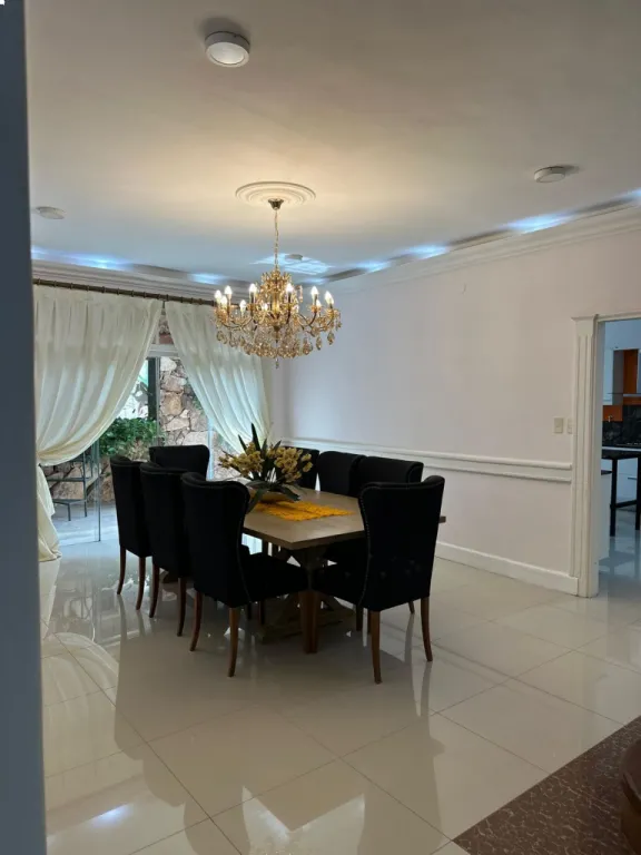 RESIDENCIA DE LUJO EN BARRIO CARMELITAS DE ASUNCION — foto 2