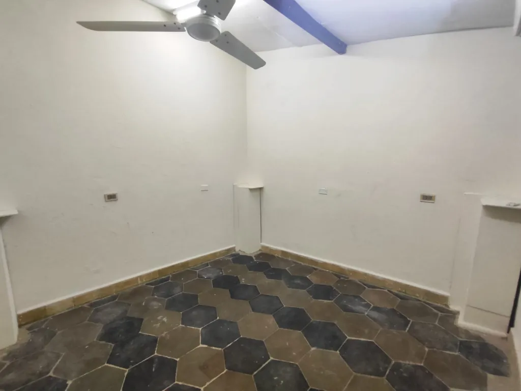 ALQUILO UN DORMITORIO CON BAÑO PRIVADO Y A. DE AIRE EN EL MICROCENTO DE ASUNCION — foto 3