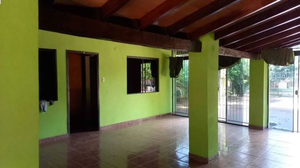 VENDO HERMOSA CASA EN AREGUA - Bo. Ma. Auxiliadora - Pindolo — foto 2