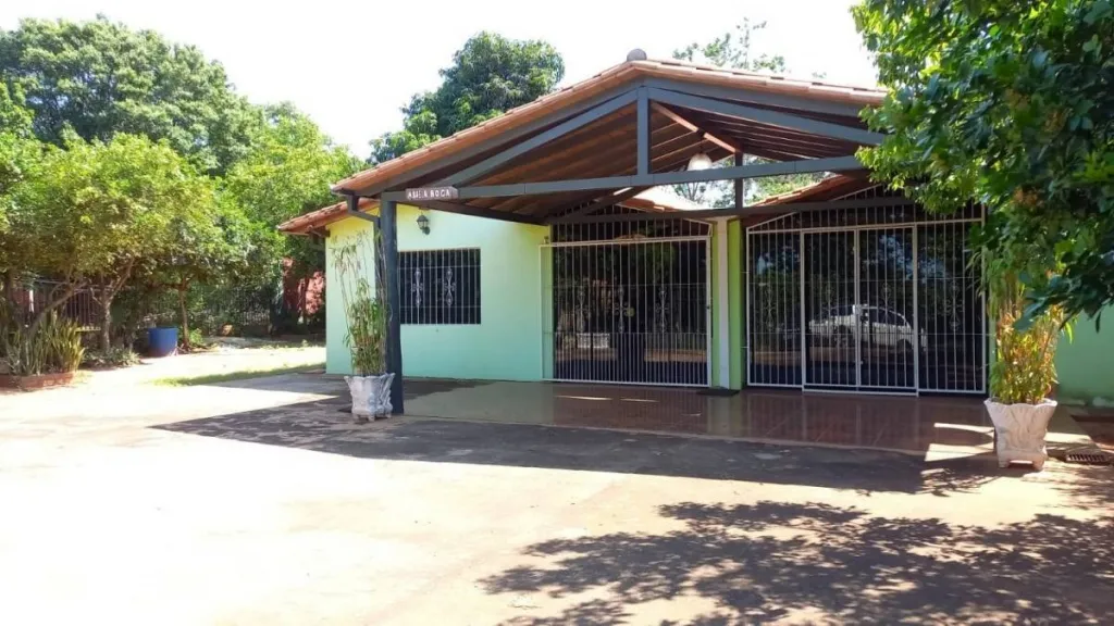 VENDO HERMOSA CASA EN AREGUA - Bo. Ma. Auxiliadora - Pindolo — foto 3