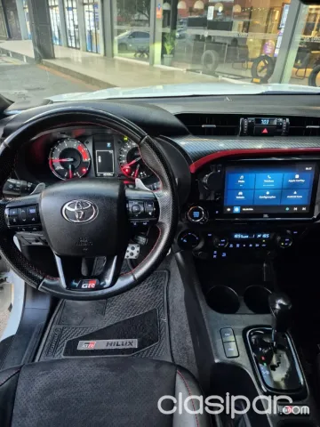 Toyota Hilux 2023 — foto 7