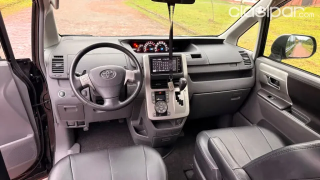 Toyota Voxy 2009 — foto 4