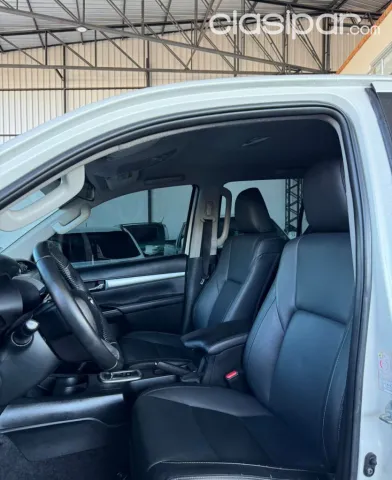 Toyota Hilux 2017 — foto 3