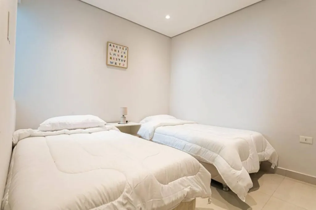 VENDO CHALET DE 3 DORMITORIOS EN BARRIO CERRADO LOS CASTAÑOS-LUQUE — foto 2