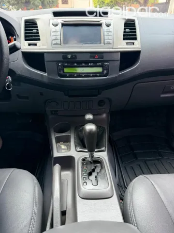 Toyota Hilux 2013 — foto 4