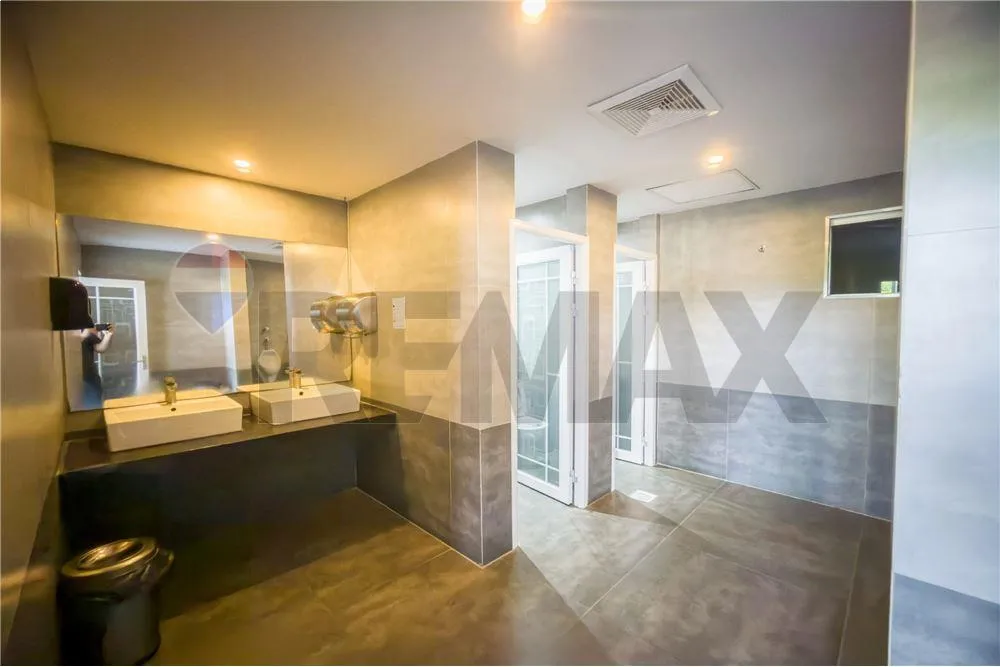 VENDO OFICINA CORPORATIVA PREMIUM CRENTA SGUIDO SPANO PISO 2-1089 M2 INCLUYE 5 COCHERAS — foto 2