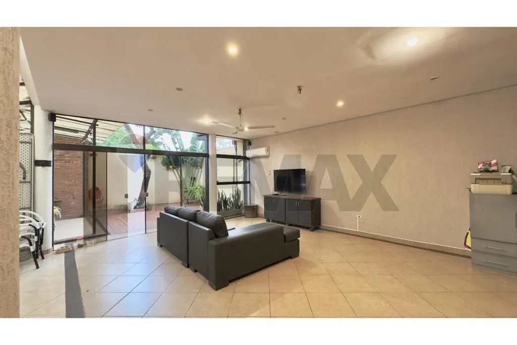 Amplio duplex con tres suites en barrio Herrera — photo 2