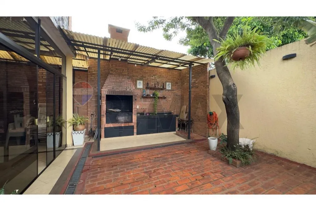Amplio duplex con tres suites en barrio Herrera — photo 3