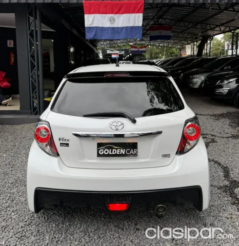 Toyota Vitz 2015 — foto 2
