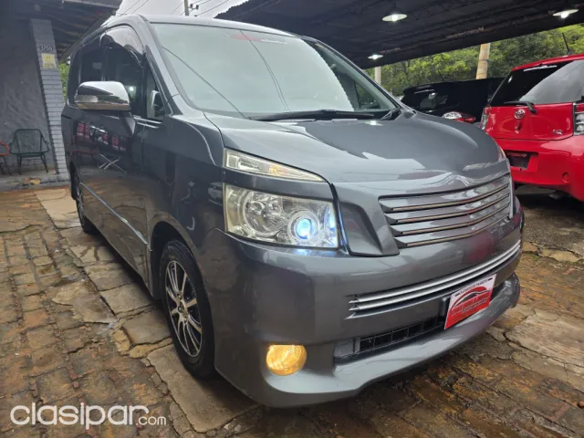 Toyota Noah 2008 - foto 2