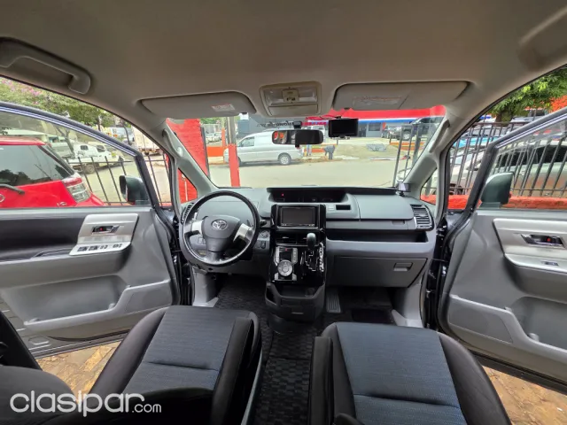 Toyota Noah 2008 - foto 8