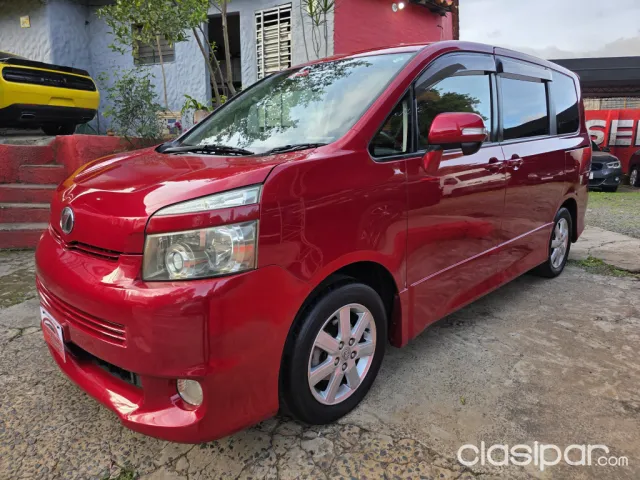 Toyota Noah 2007 - foto 2