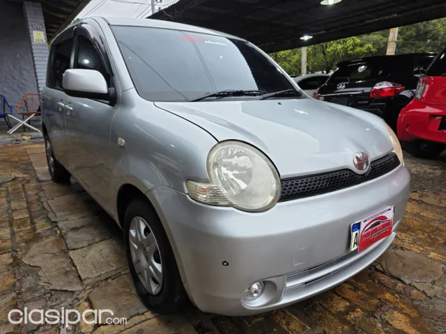 Toyota Sienta 2005 - foto 2