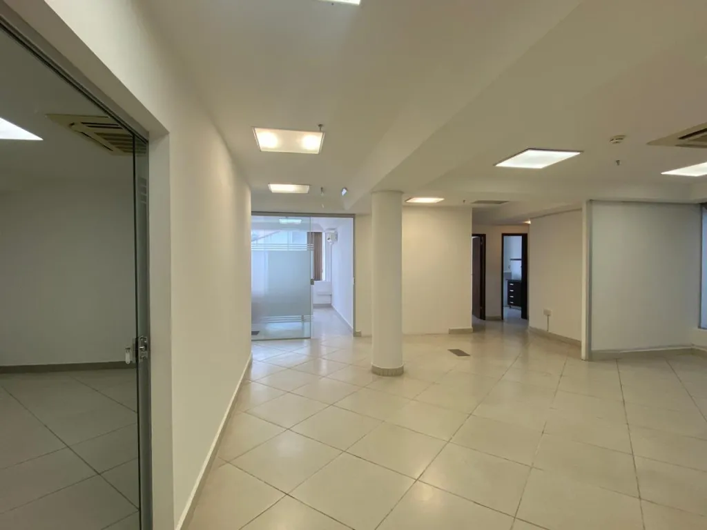 Se Alquila Oficina Corporativa Con 5 ambientes amplios En barrio Recoleta. — фото 3