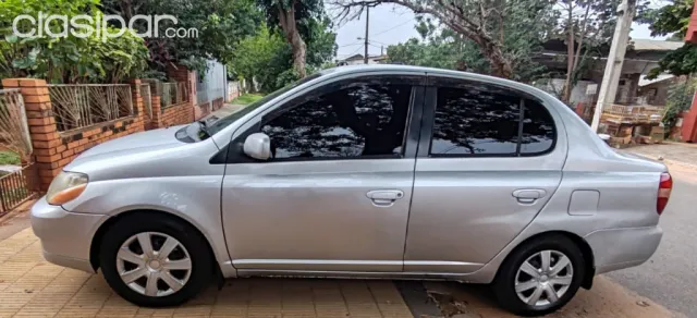 Toyota Platz 2001 — foto 3