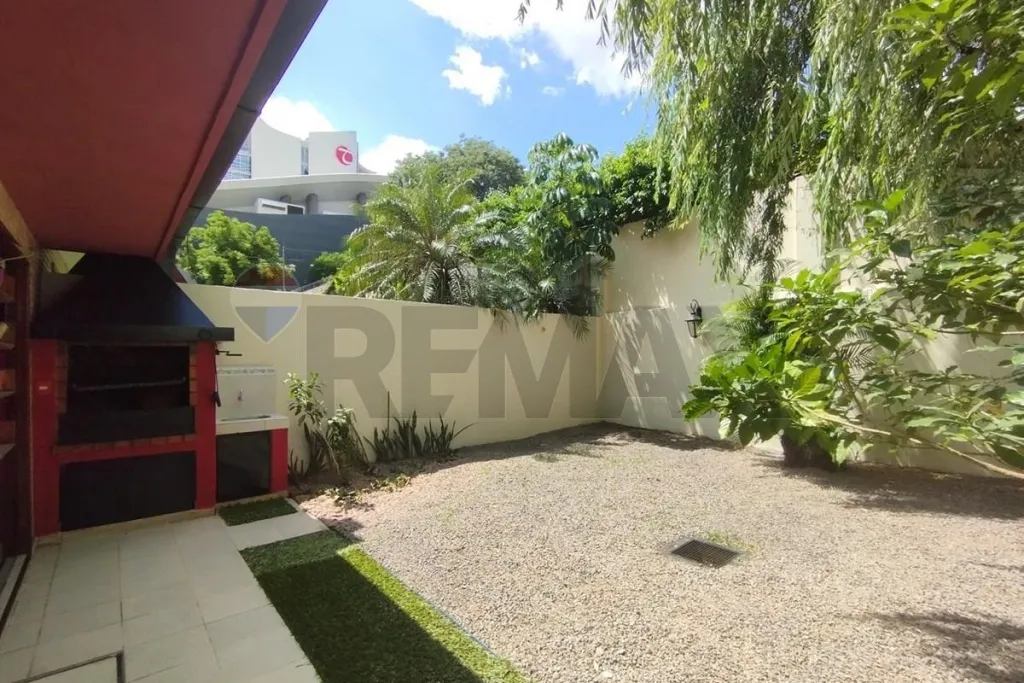 VENDO DUPLEX CON PATIO EN VILLA MORRA — photo 2