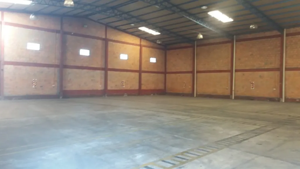 ALQUILO DEPOSITO DE 1.040 M2 EN LUQUE‼️C-1010 — foto 3