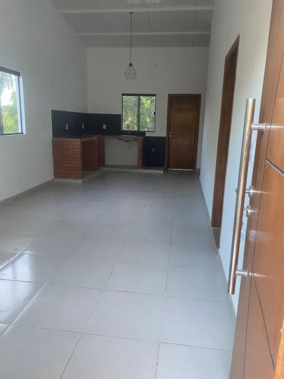VENDO CASA 3 DORMITORIOS EN TARUMANDY LUQUE — foto 2