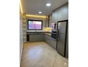 Vendo Hermosa residencia recién reformada en Luque – Mora Cue