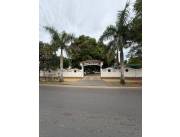 VENDO HOTEL EN EL BARRIO MBURICAO