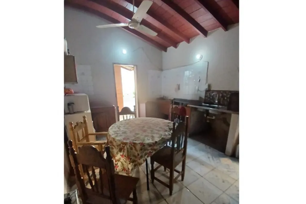 Casa en Venta en la Ciudad de Ñemby barrio Mbokajaty. Con acceso rapido a transporte publ — foto 2