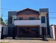 En Venta: Casa de Dos Plantas en Barrio San Juan – Villa Elisa