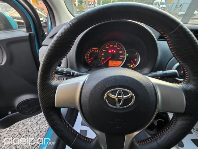 Toyota Vitz 2011 — foto 5