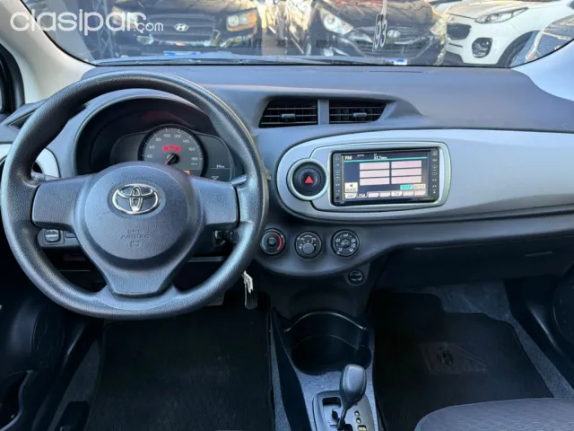 Toyota Vitz 2012 — foto 8