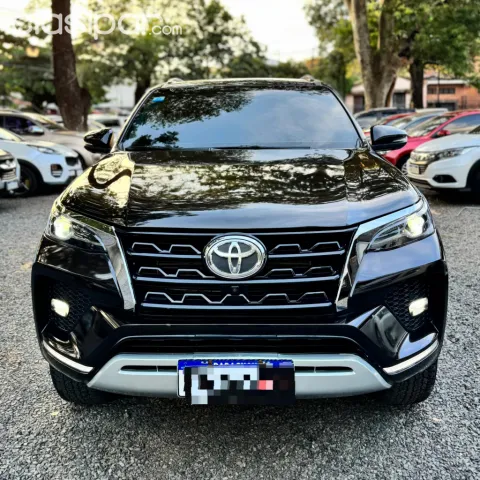 Toyota Fortuner 2023 — foto 3