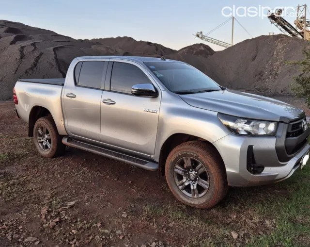 Toyota Hilux 2023 — foto 2