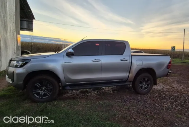 Toyota Hilux 2023 — foto 4