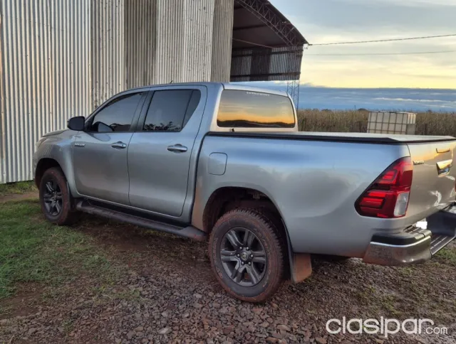 Toyota Hilux 2023 — foto 7