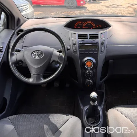Toyota Vitz 2010 — foto 4