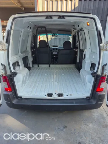 Peugeot Partnetr 2017 — foto 3