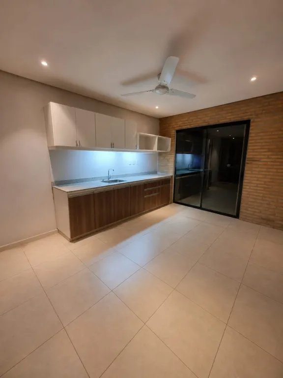 Alquilo Casa de 2 dormitorios en Terra 2 Ñemby Chalet en alquiler ubicada en Condominio — photo 2