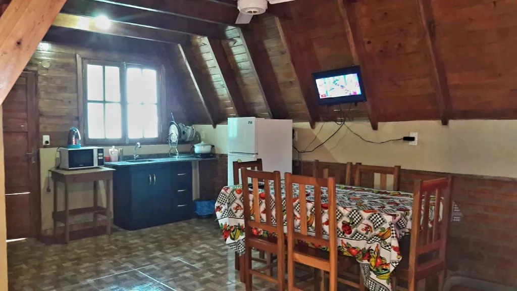 VENDO 4 CABAÑAS AMOBLADAS EN EL BARRIO KENNEDY DE ENCARNACIÓN: 4 habitaciones y 4 baños — foto 3