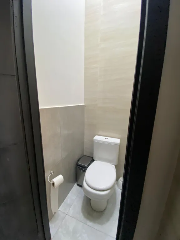 EN ALQUILER SHOWROOM DE 290 M2 EN LUQUE — foto 3