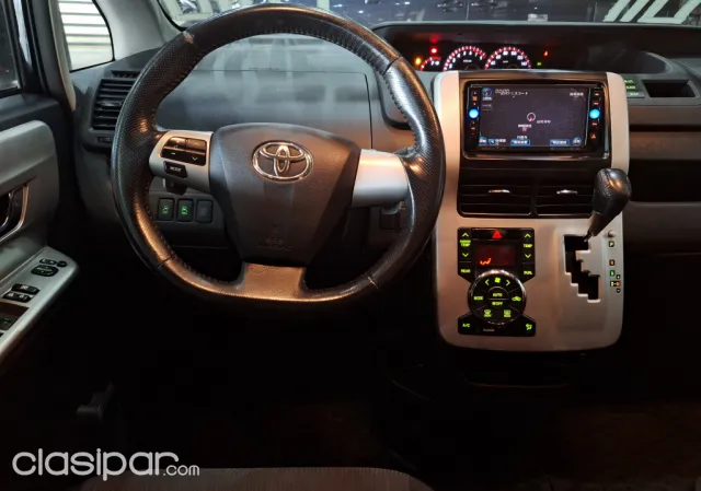 Toyota Voxy 2010 — foto 4