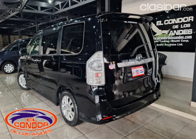 Toyota Voxy 2010 - foto 6