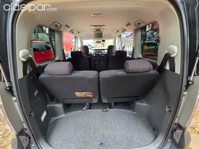 Toyota Voxy 2008 — foto 4