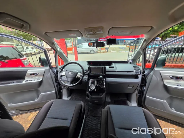 Toyota Voxy 2008 — foto 6